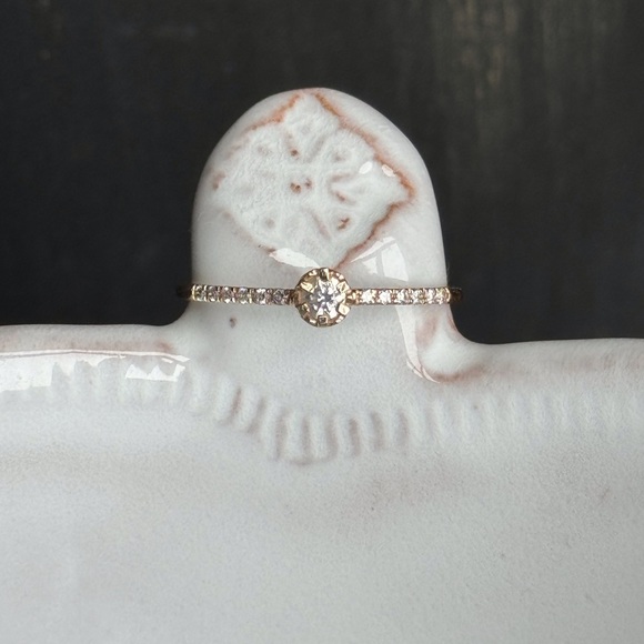 14KYG Solitaire Pave’ Diamond Ring - Picture 2 of 7